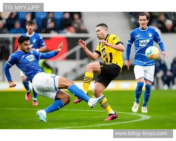 荷兰足协宣布因大雪天气推迟荷乙赛事荷甲比赛暂时不受影响继续进行