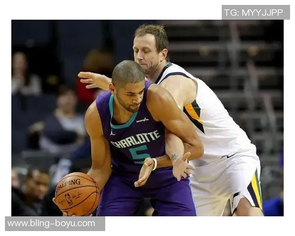 巴图姆发球踩线引争议帕金斯怒斥这球太愚蠢像业余篮球